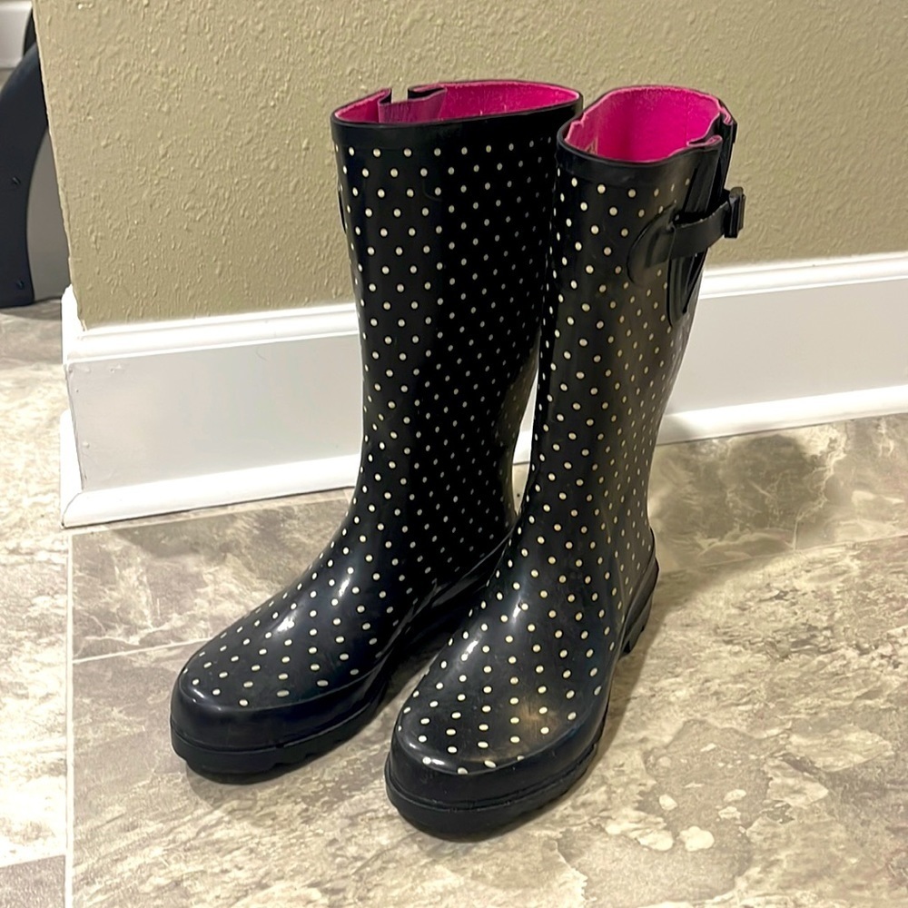 RUBBER rain boots 9